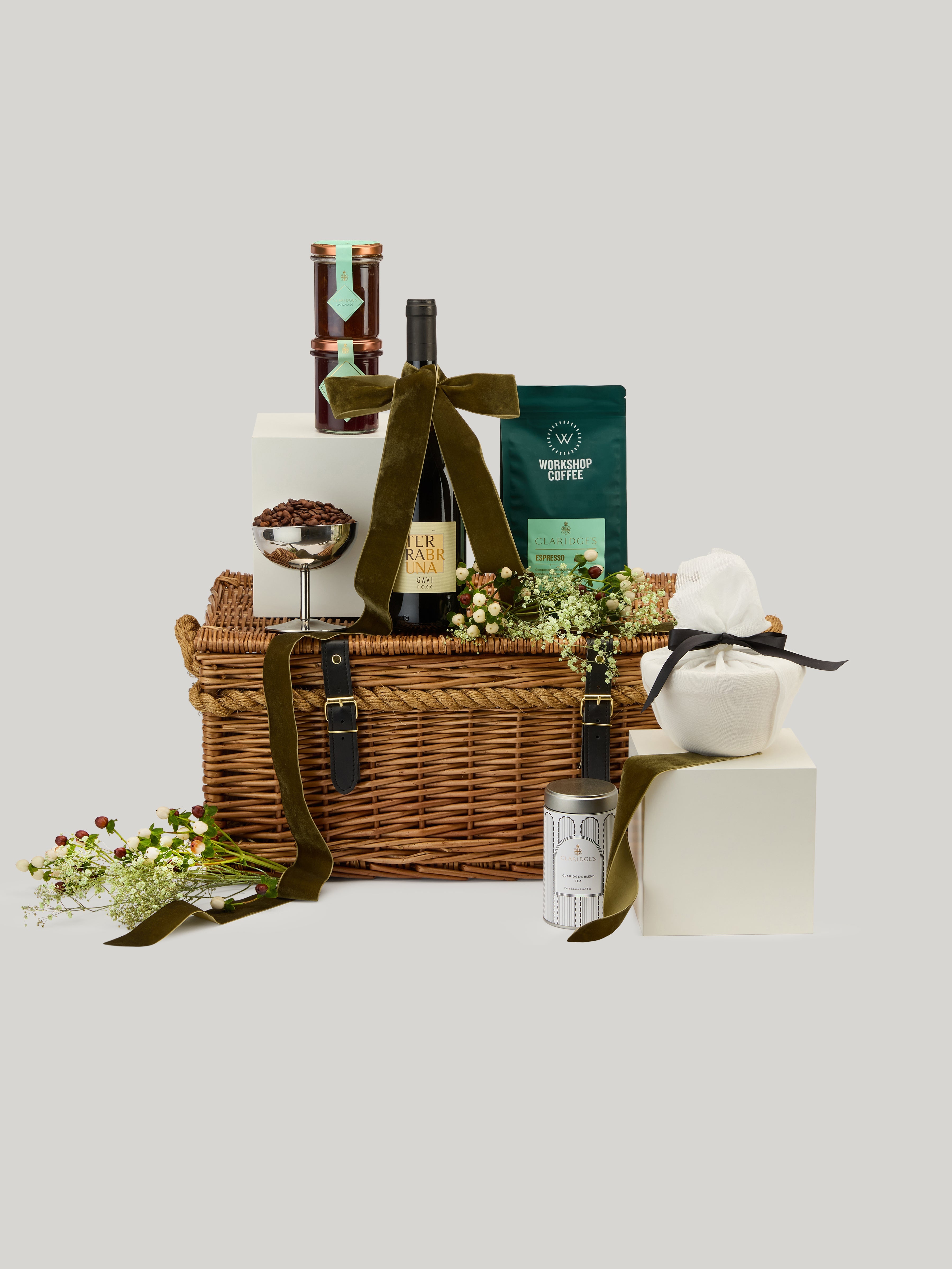 Mews with Alcohol Hamper Contents