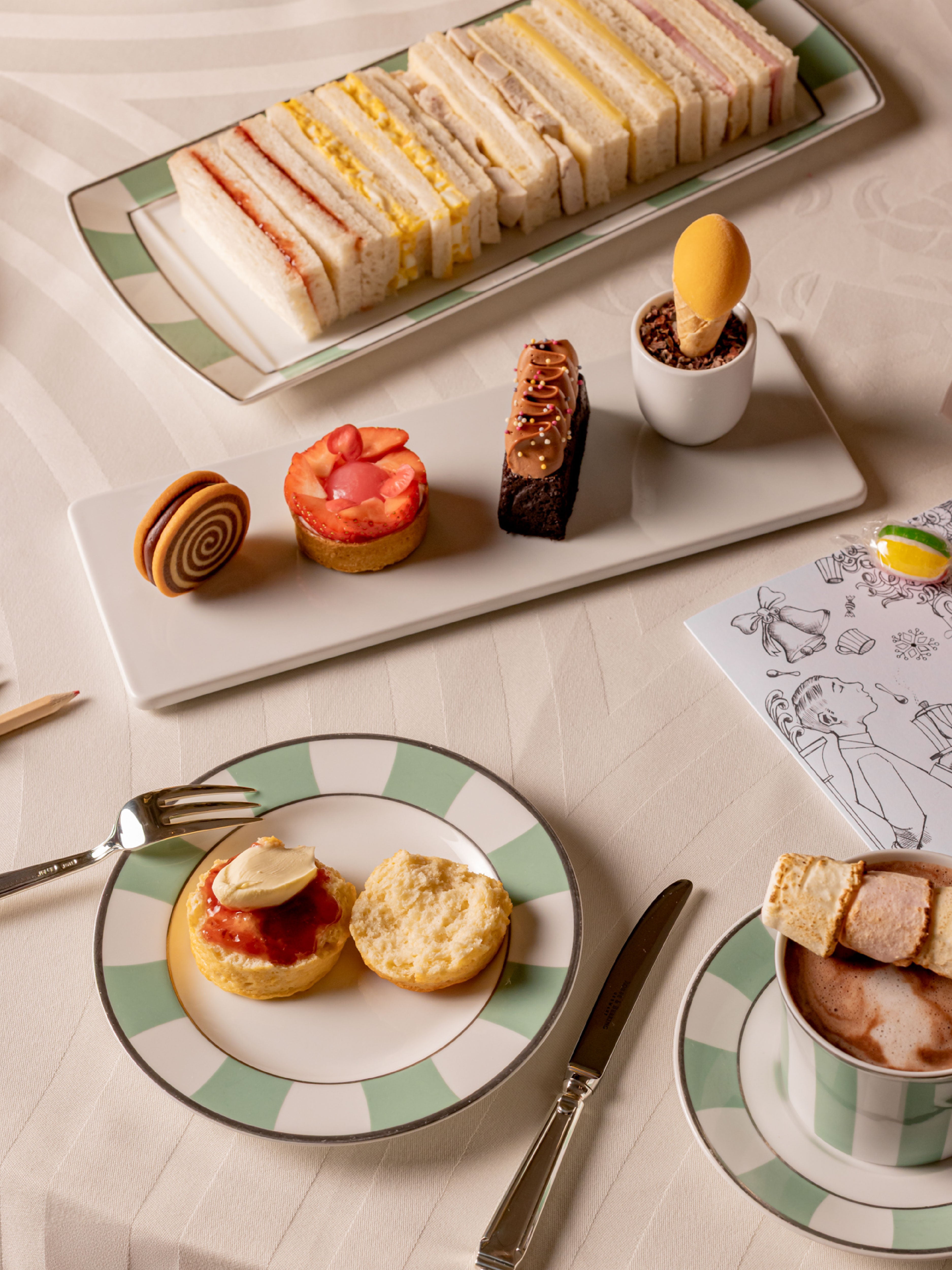 Claridge's Foyer Set of Two Side Plates