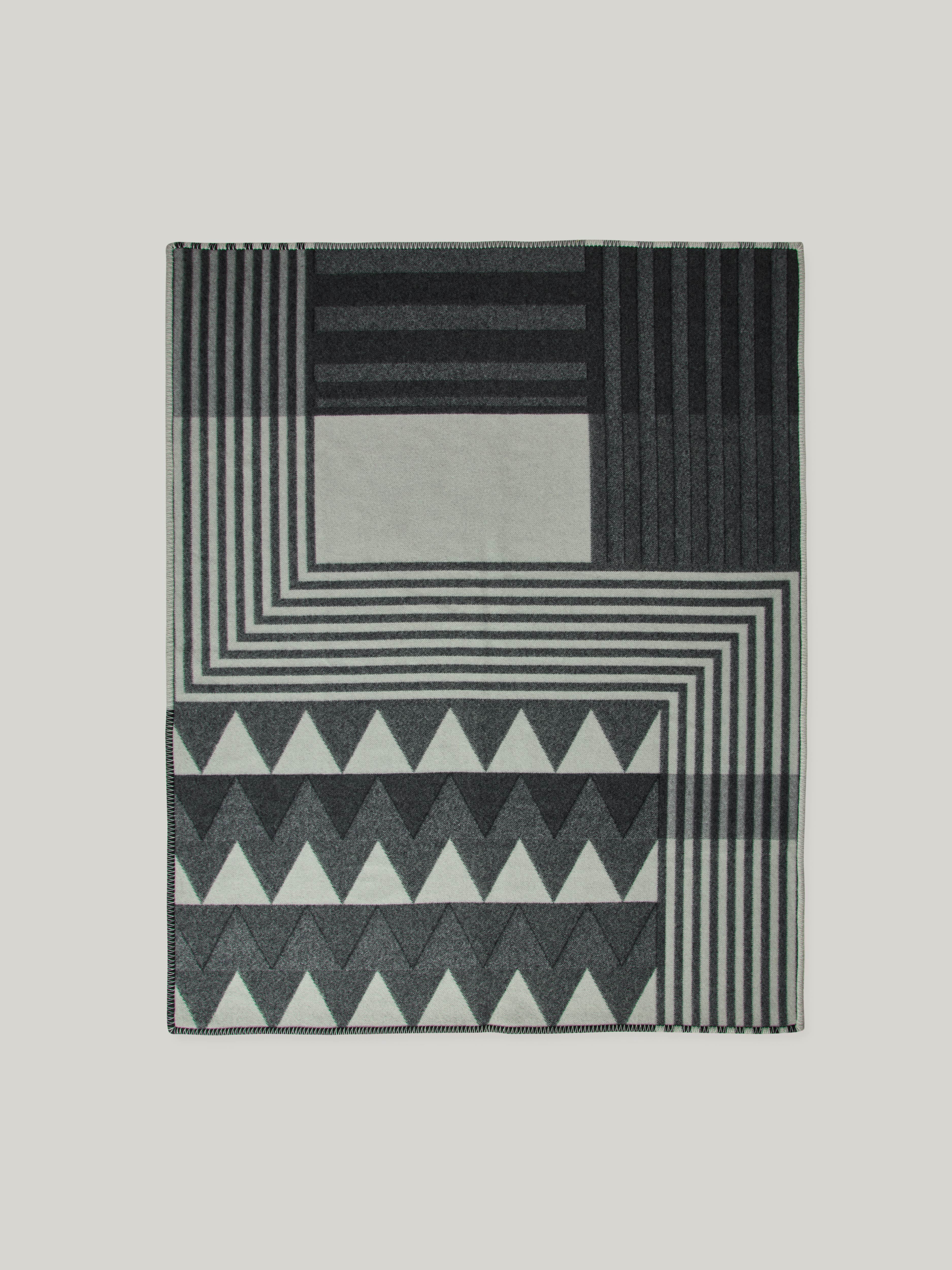 Monochrome Lambswool Cashmere Blanket