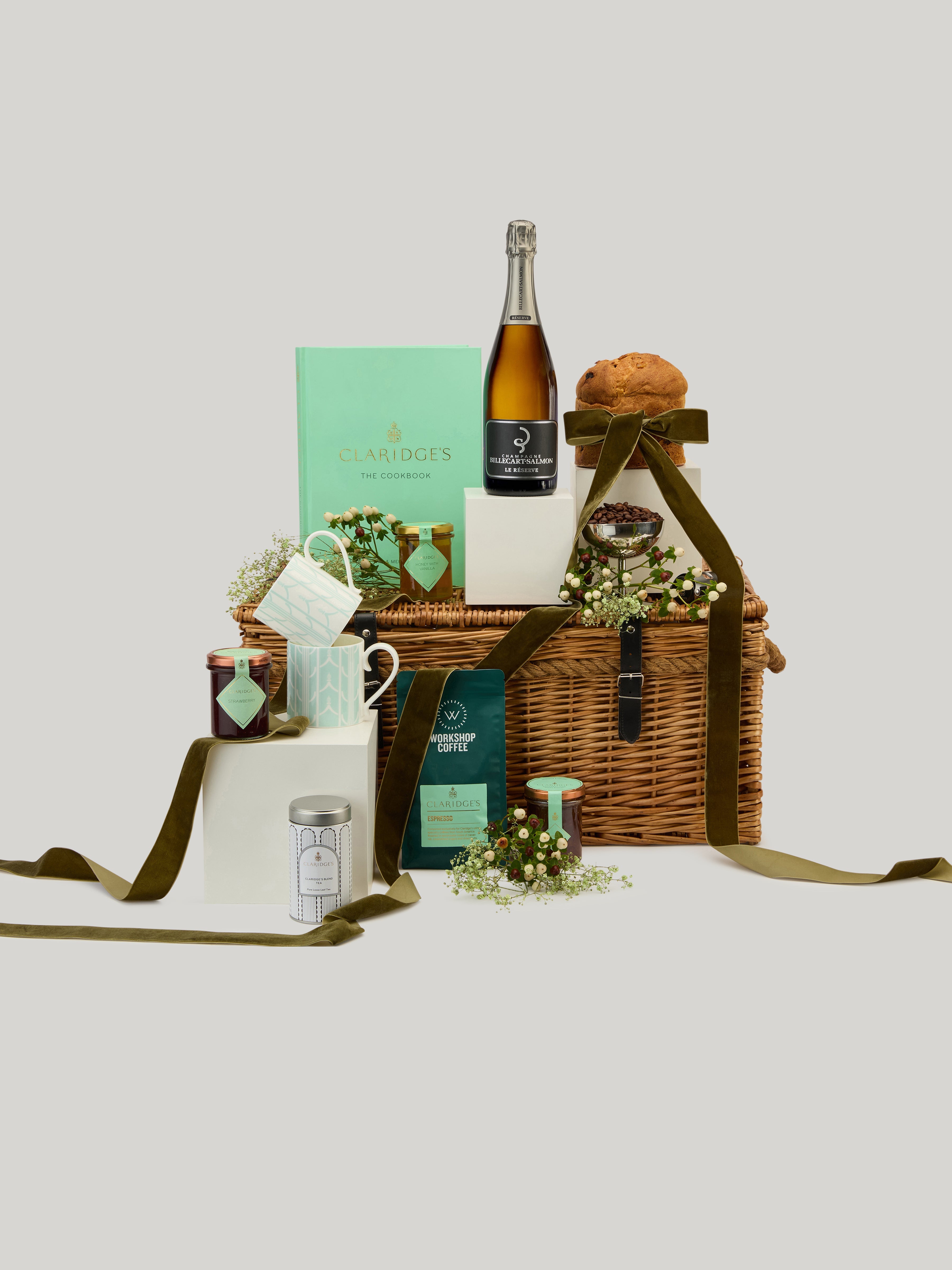 Brook with Alcohol Hamper Contents