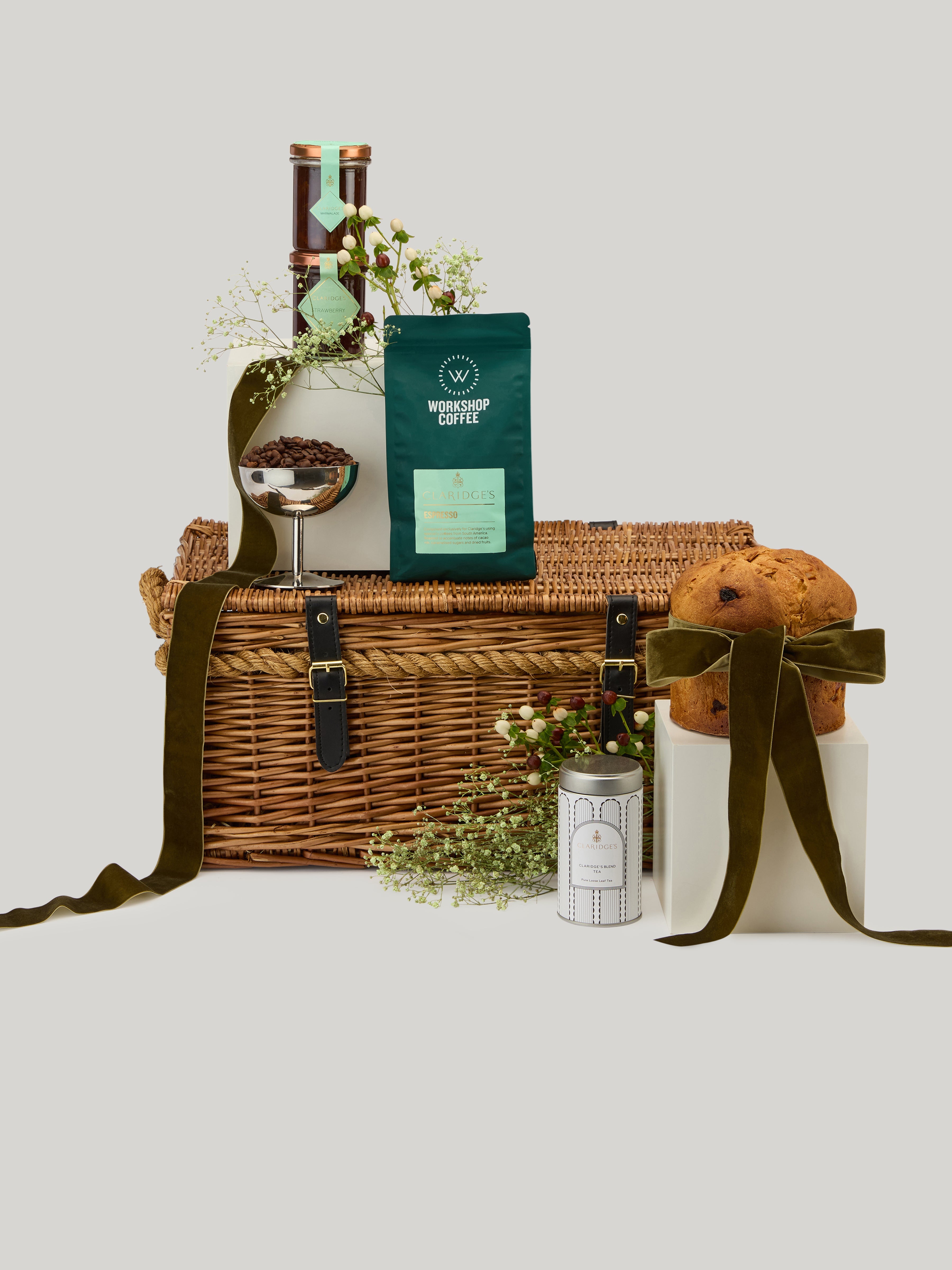 Mews without Alcohol Hamper Contents