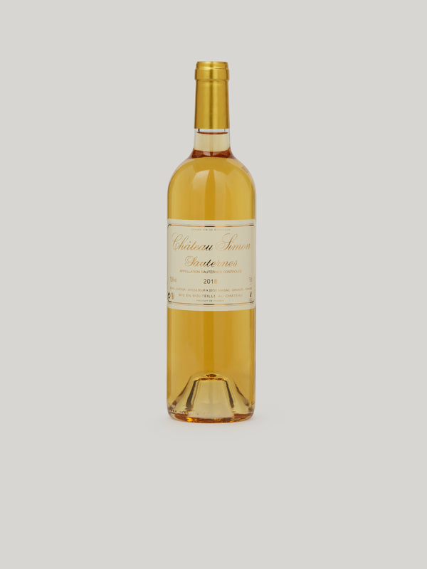 Owned by the Dufour family since 1814, with traditional wine-making expertise being passed down from generation to generation. The harvest takes place by hand, to choose only the ripest bunches and affected by the so-called noble rot – produced by the Botrytis cinerea fungus – which helps a natural concentration of sugars in the product. This is the real peculiarity of this type of wine which delivers layers of complexity and sweetness.