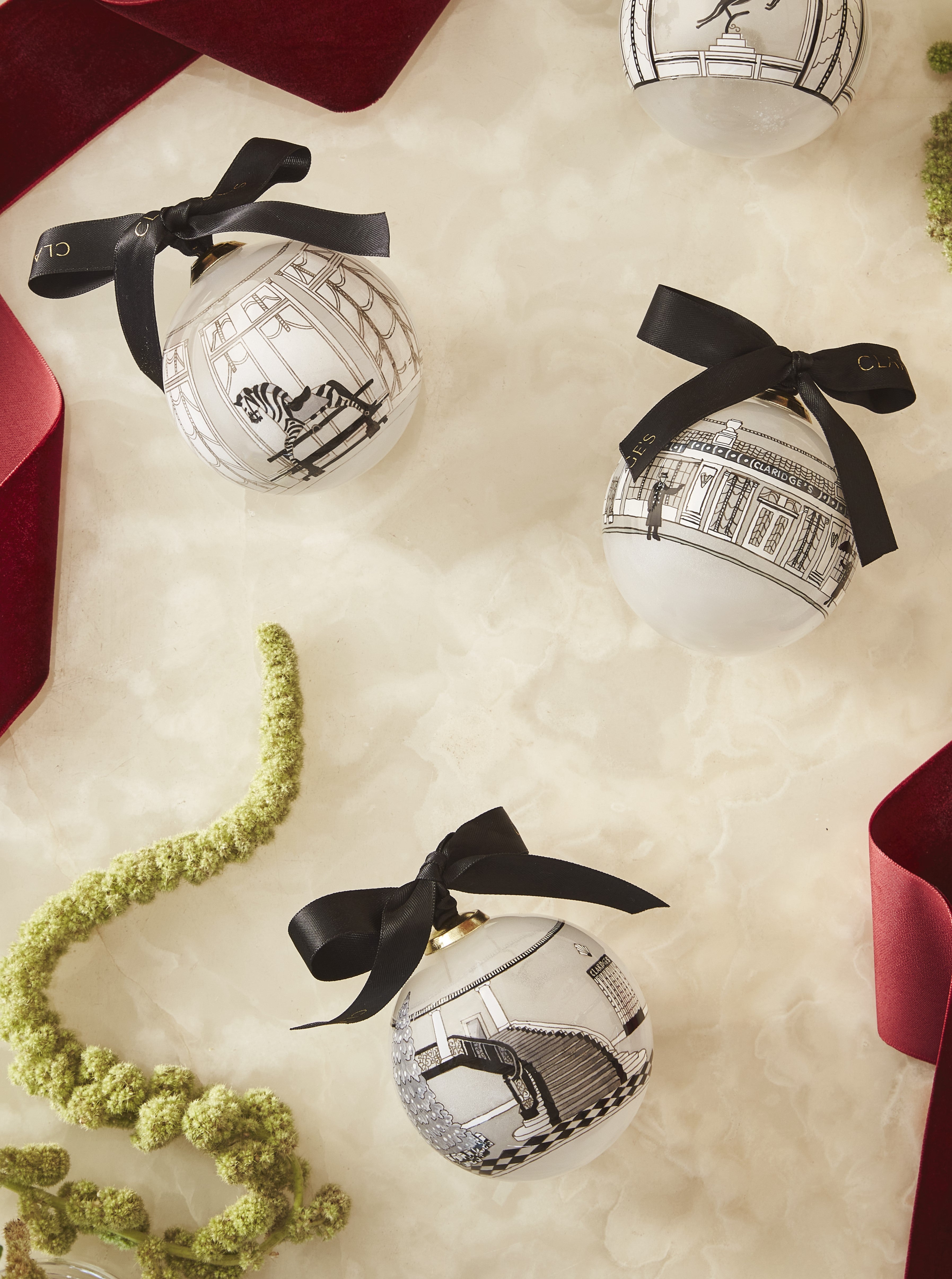 Claridge's Foyer & Façade Set of Two Baubles