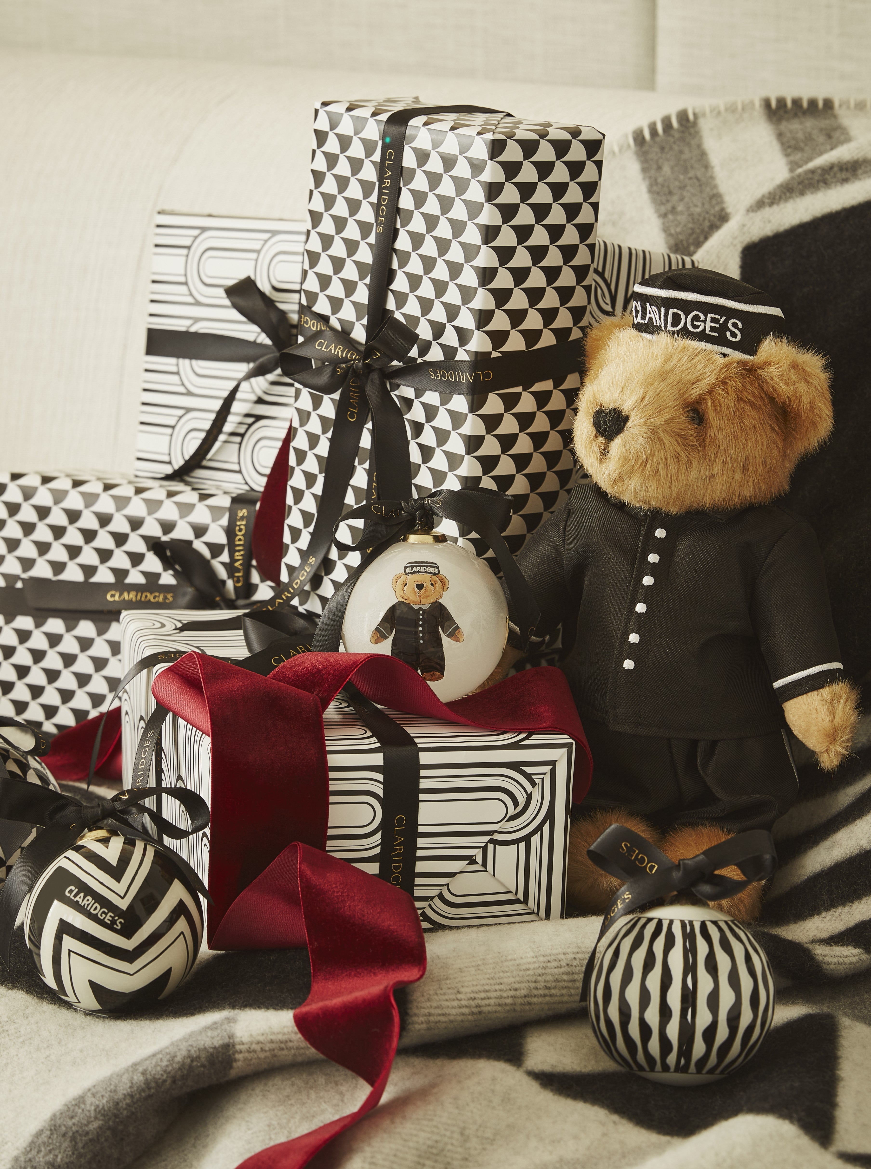 Claridge's Black & White Set of Four Baubles