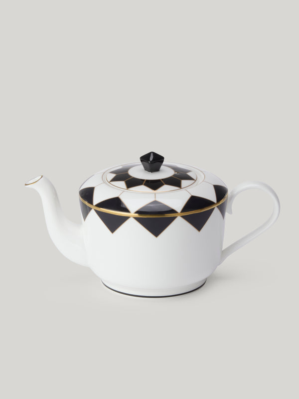 Part of our Claridge's x Richard Brendon exclusive collection, taking direct inspiration from the art deco landmark that is Claridge’s, Richard Brendon has translated its timeless glamour into a bold, contemporary bone china design.
