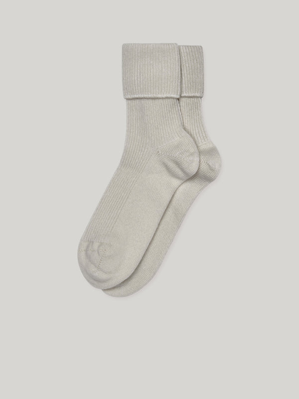 Made for Claridge's in a family run mill in the Scottish borders these sumptuously soft socks are perfect for warding off the Winter chill. Pair with our signature pyjamas for relaxed evenings at home or breakfast in bed.
