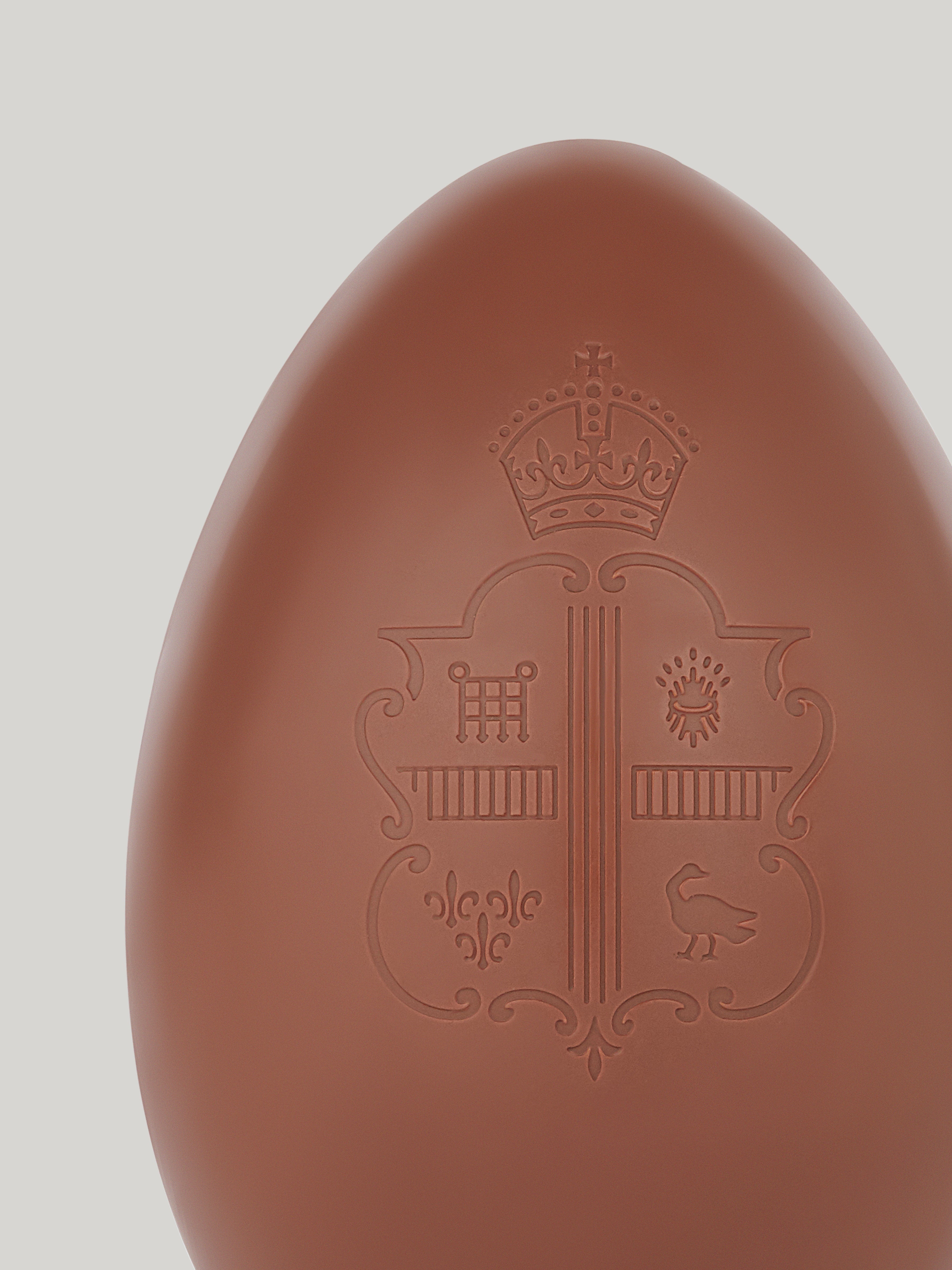Claridge’s Milk Chocolate Easter Egg (445g)